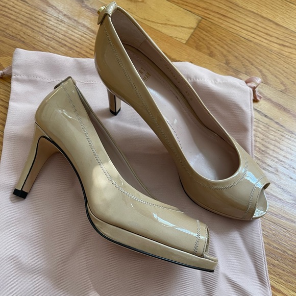 Stuart Weitzman Nude Patent Leather Open Toe Heels size 6 - Picture 2 of 13